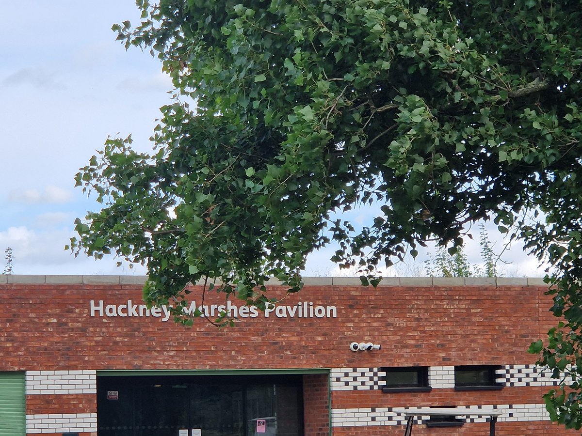 hampsteadWCC's tweet photo. Huge thanks to @StokeyCricket women for a warm and sunny welcome as ever to #HackneyMarshes. It was a last over thriller, with outstanding performances in the field! A narrow win for us, and we were very much kept on our toes! https://t.co/bPLxklB8Jg