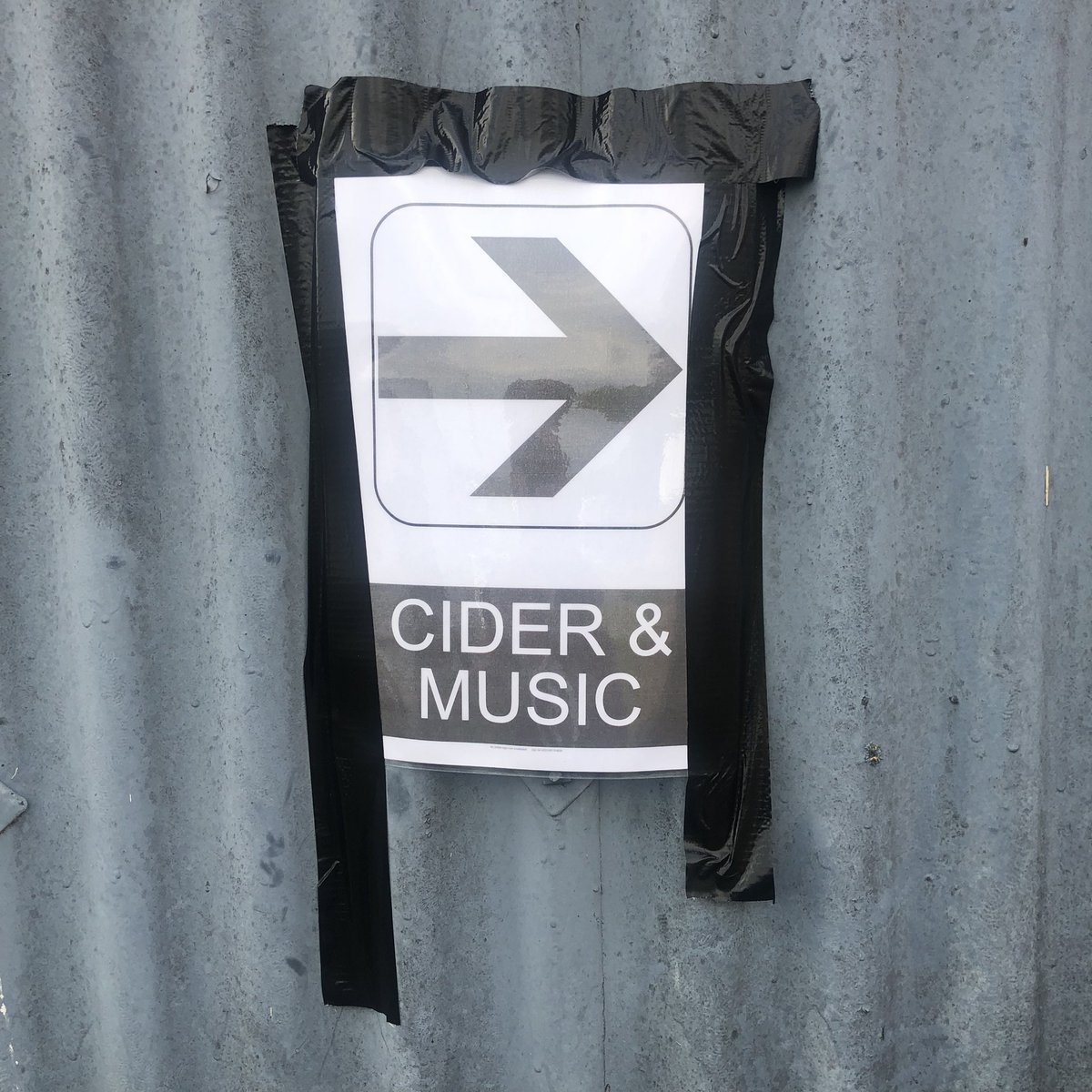 johnnyk666's tweet photo. Sad to say it’s the last day of @DDDownOnTheFarm and @GwatkinCider. The best festival on Earth. An absolutely smashing bunch of people 🍺 https://t.co/OjWLUXIHMT