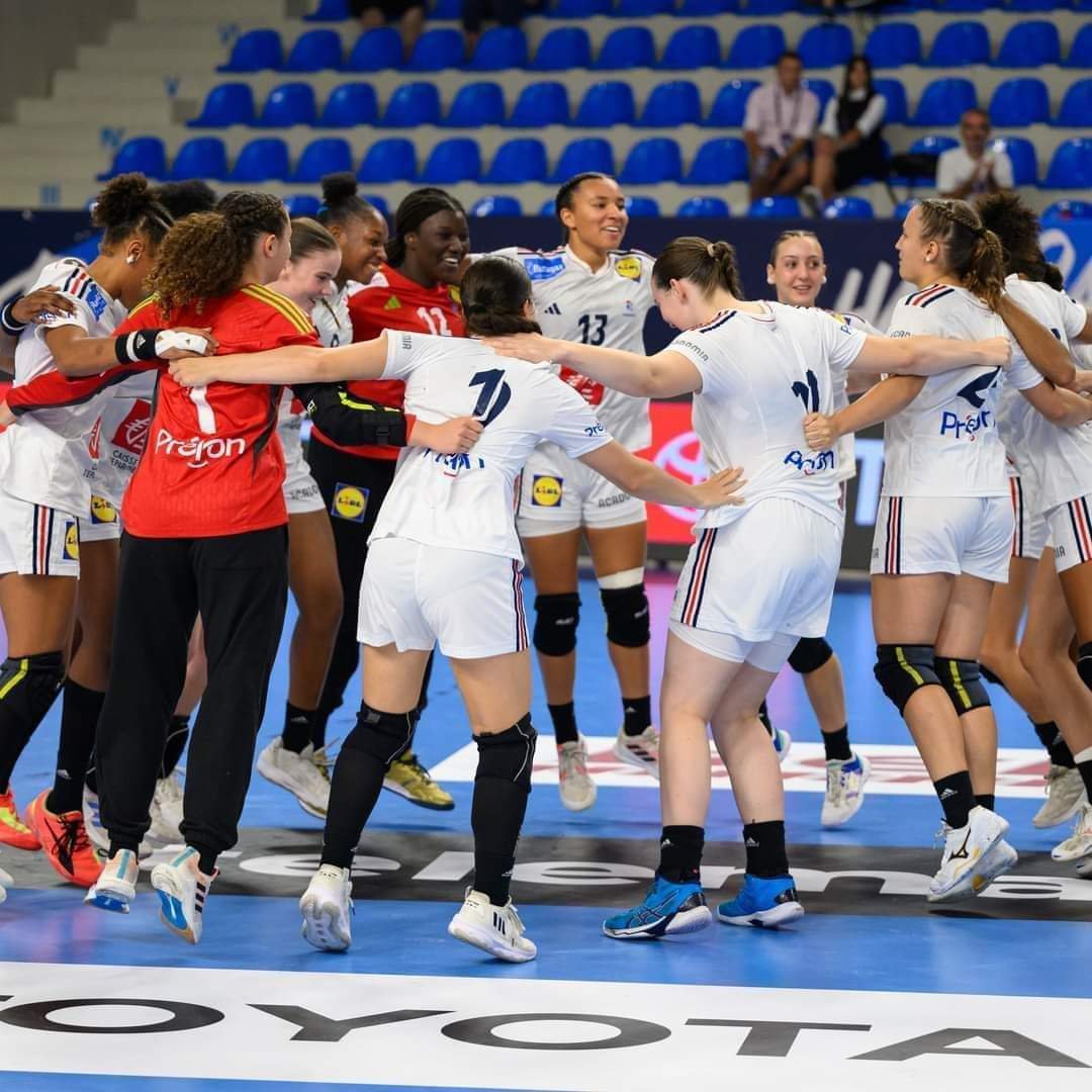 BHandball's tweet image. L'ensemble du BSM Montluçon Handball félicite l'équipe de France Féminine U17 qui a remporté le titre de Championne d'Europe ce soir en s'imposant en finale contre l'équipe de Danemark sur le score de 25 à 19! 🤾‍♀️🏆
Bravo aux filles et au staff! 💪
@ffhandball
📸 HandNews