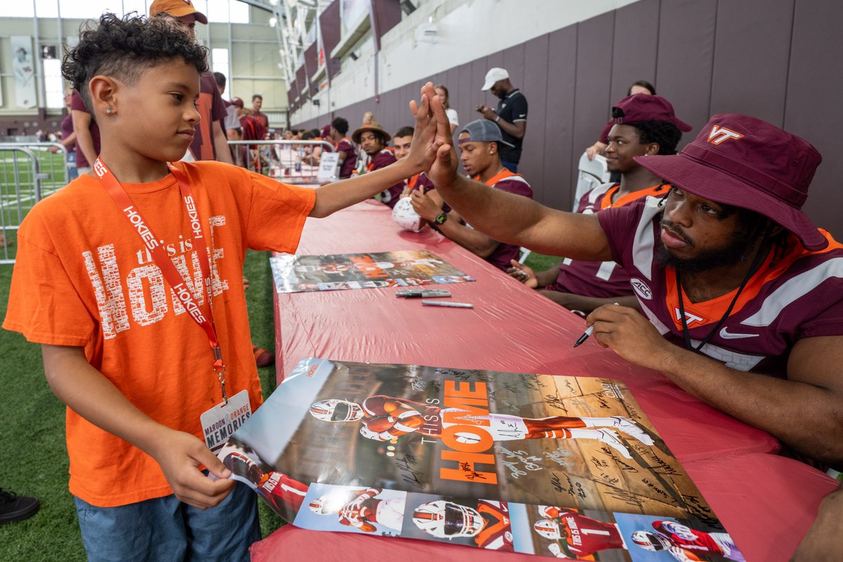 HokiesFB's tweet photo. Fan Day is off to an awesome start!

#ThisIsHome https://t.co/OTlpbtQ4Qy