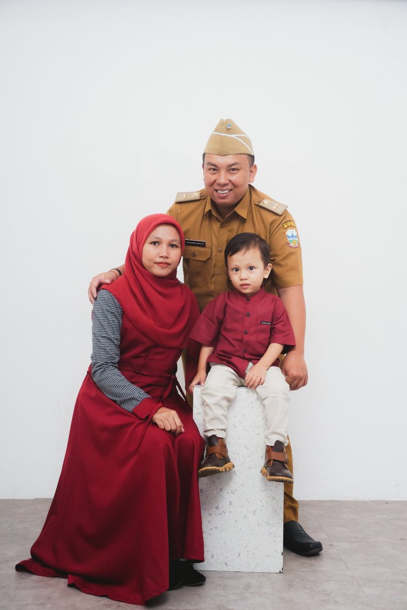 ADIT_LIEM's tweet photo. Menjadi air yang melegakan, 
Menjadi angin yang sejuk
Menjadi bintang yang bersinar
Menjadi tanah yang subur

Waktu yang menjawab nya https://t.co/MBws1mjLzb