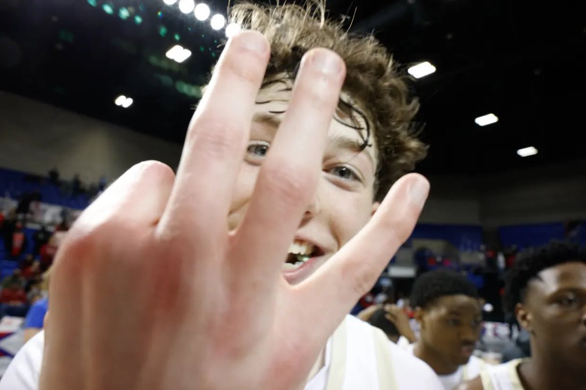 jb_hurricanebb's tweet photo. RING ceremony today at 3:00 in DRHG! For seven seniors, it’ll be their 3rd ring in 3 years! 
Very informal, everyone is invited. 
@coachwesswift @thesammielewis @3_man_weave @wessondeion1 @kylen_baller @IsaacWHarrell @DevariousMont @TySpicer23 @James_Blai @Philliptillma12 https://t.co/xkkCKS85Ql