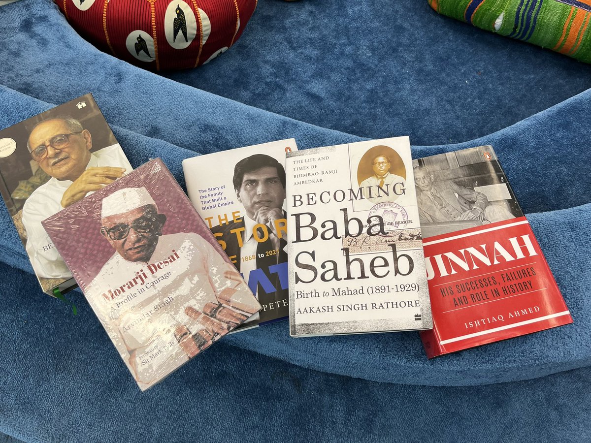 DivyamKumar123's tweet photo. Today I bought five books from Oxford book store at Connaught Place, New Delhi.
These five books are about the eminent personalities who had a lot of contributions in the socio, economic , political, legal and constitutional development of India.
🛍️📚 https://t.co/4ahtEhXuLj