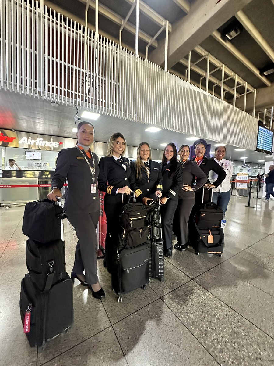 jasminaravi's tweet photo. Primer vuelo internacional “femenino” 07/08/2023 https://t.co/xRseRc7uA9