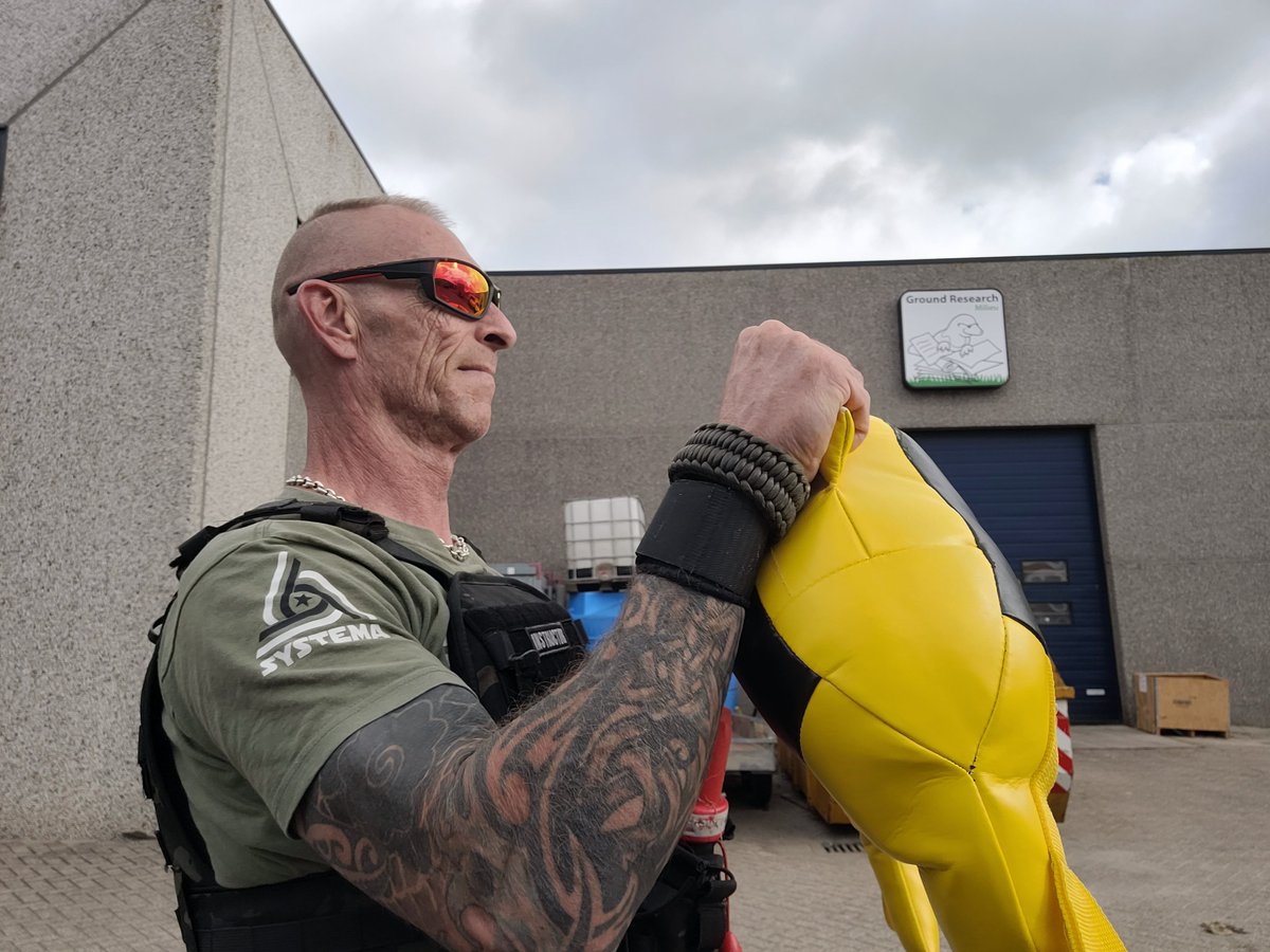 safedefense1's tweet photo. Bulgarian Bag Training with Niña to get in shape.
Breathing, Structure and Movement. https://t.co/3I9Syb0W76