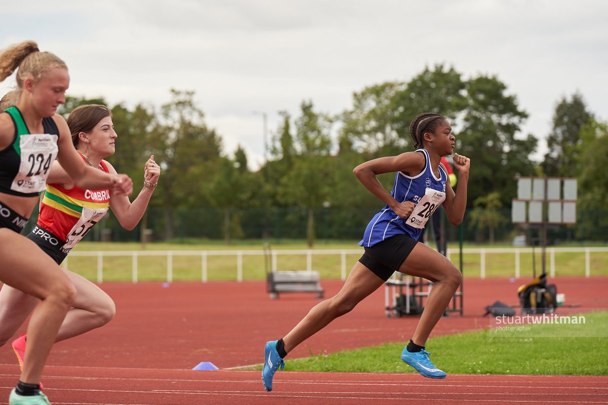 Great running by Celine OBINNA-ALO from @SunderlandHAC at Northern Athletics today. Taking gold in both the 100m and 200m U15 girls. #trackandfield #100m #fastwomen #fastrunning #northernathletics