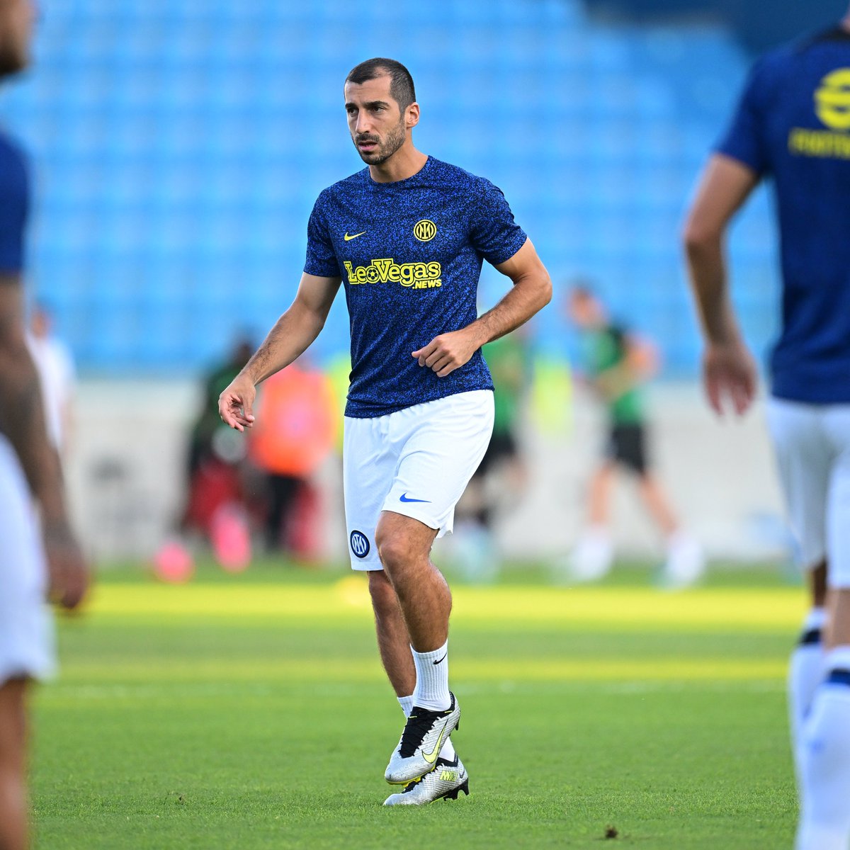 Inter's tweet photo. Palla al centro, inizia #InterEgnatia ⚽🙌
Segui la cronaca live qui 👉 https://t.co/vCd2q5FQF1

#ForzaInter https://t.co/yAekyzUuyT
