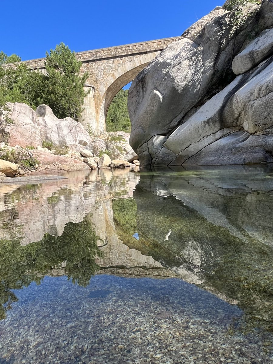 phildelo26's tweet photo. Couleurs et reflets du matin
🤩
📍vallée du Cavu
#trailrunning #trail #trailaddict
#running #run #runlifestyle
#montagneaddict #montagne
#moutain #moutainaddict
#outdoor #outdoorlovers
#valleeducavu #cavu #vasque
#corse #igerscorsica #corsica
#iledebeaute #corsedusud https://t.co/gApmos7fRo