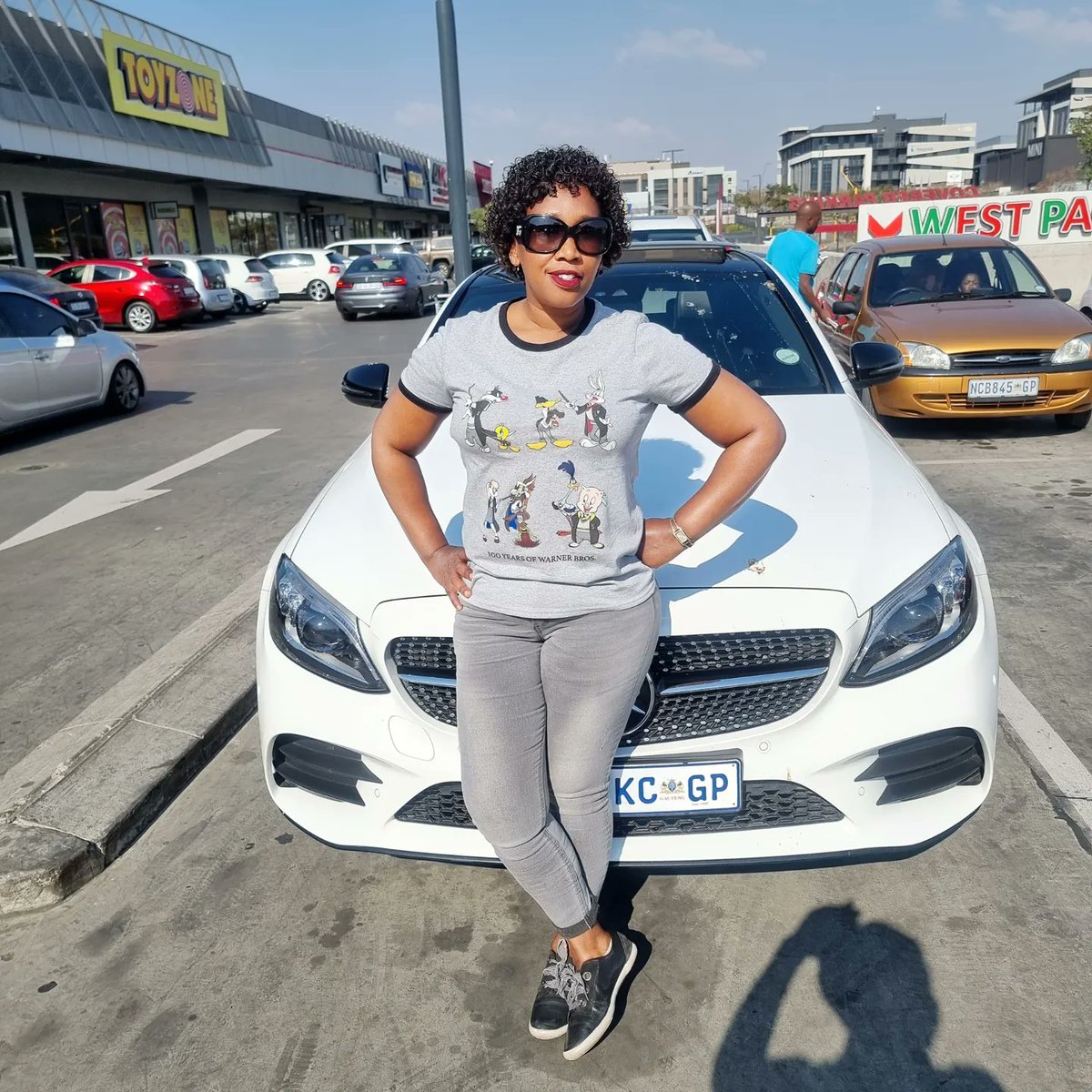 I'm not going to force myself on anyone. U care, I care😏.You don't, I don't✌️