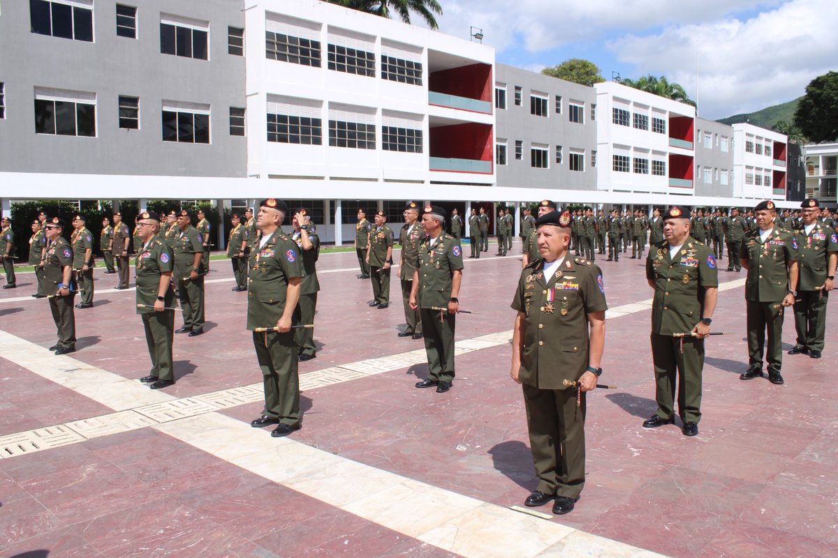 GDSerranoCarlos's tweet photo. ¡Comprometidos la formación académica de los futuros profesionales militares de nuestra gloriosa Patria! ¡Venceremos! https://t.co/VsgIjPCAvB