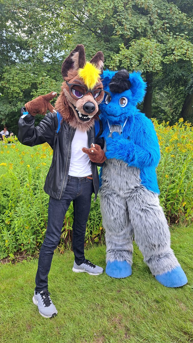 JoeyFurryTrash's tweet photo. Went to #elftopia today with a bunch of friends!! ✨
Here's some pictures of the (very awesome) people I've met there!

A thread 🧵: https://t.co/ohu91otryF