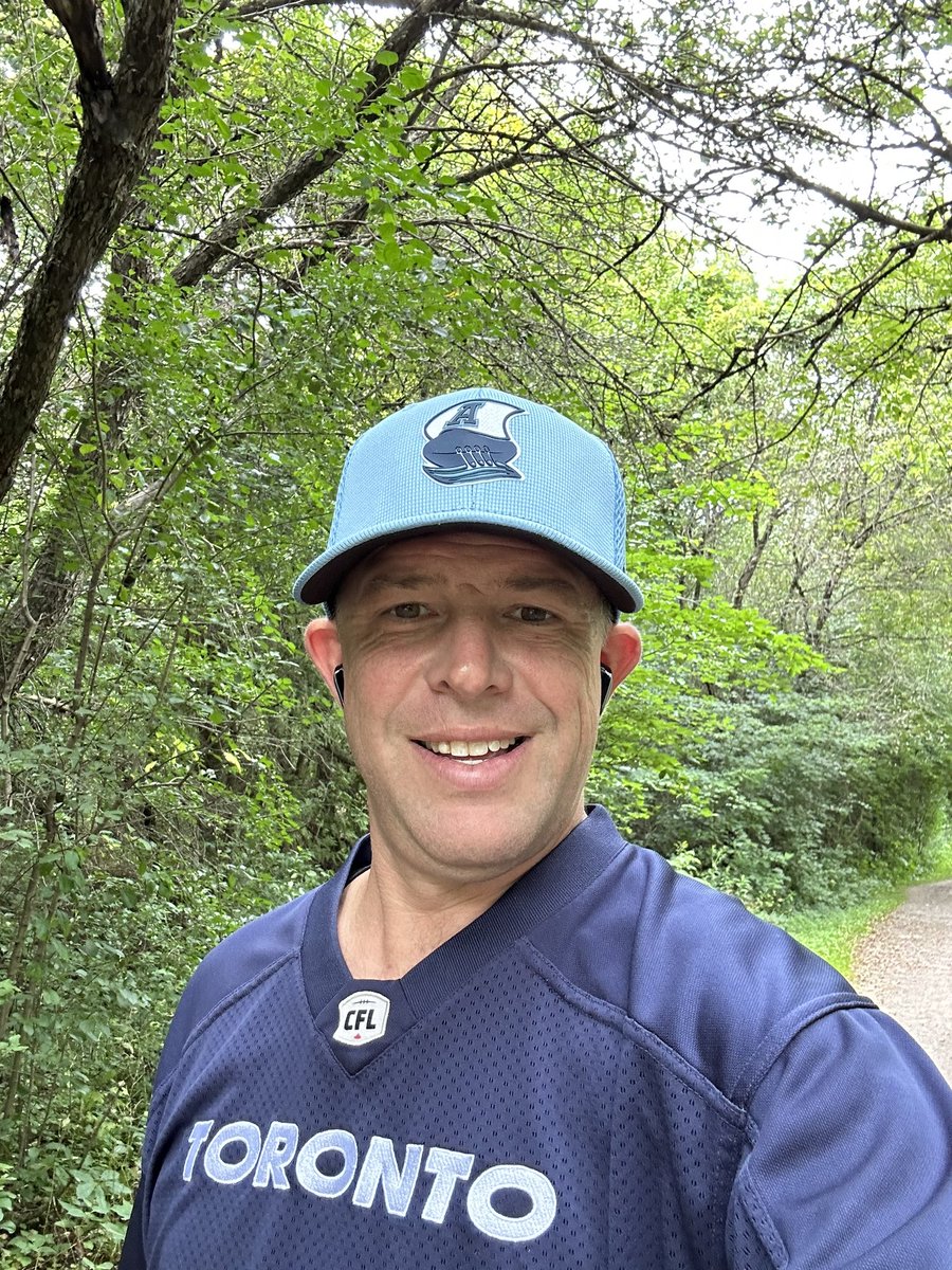 EZeatschef's tweet photo. Heading to the big @TorontoArgos game tonight! #pulltogether #CFLGameday #cfl #Argos #tsn https://t.co/TKXfPdrRKZ