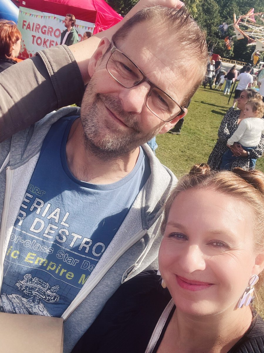 elainefitzp's tweet image. #foodiesfestivalglasgow2023 @joannewarwick5 @julie_harrigan 🥰🐶🐶🌞#howtosavealife 🥰