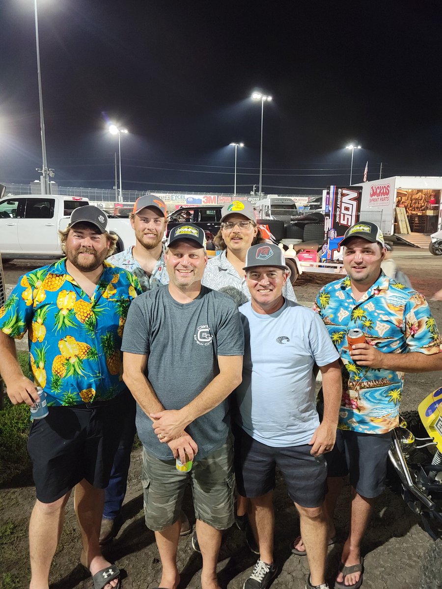 CGrause's tweet photo. Annual photo with Paulie!! @knoxvilleraces @RealPaulMcMahan @clarksbrewcrew @49Fredc @crgrause https://t.co/WsaRFomWk9