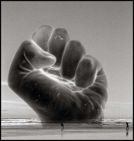 الثقه بالله ... تفعل المعجزات 

تحرر من الافكار السلبية 

عش حياتك ....  بقوة ..... واصرار