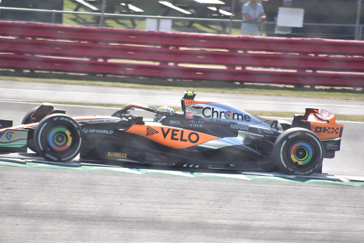 benh5's tweet photo. Some photos from the F1 this year at @SilverstoneUK - it was so fabulous, seeing the downforce turn into speed at Copse and Becketts and Stowe was STUNNING! Loved it! https://t.co/46lxxjXoFK