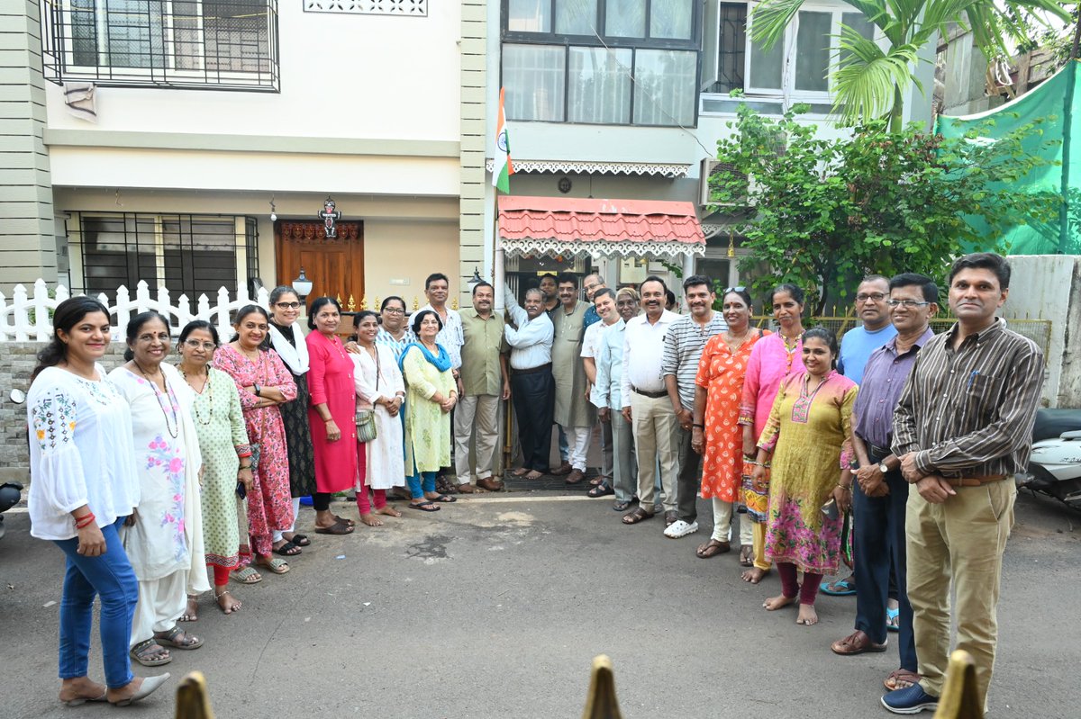ShetSadanand's tweet photo. Visited the residence of senior Karyakarta Smt Devbala Bhise and met the enthusiastic @BJP4Madgao Mandal Karyakartas. Their unwavering dedication and commitment to @BJP4Goa is truly inspiring. https://t.co/S5NdSwzGbH