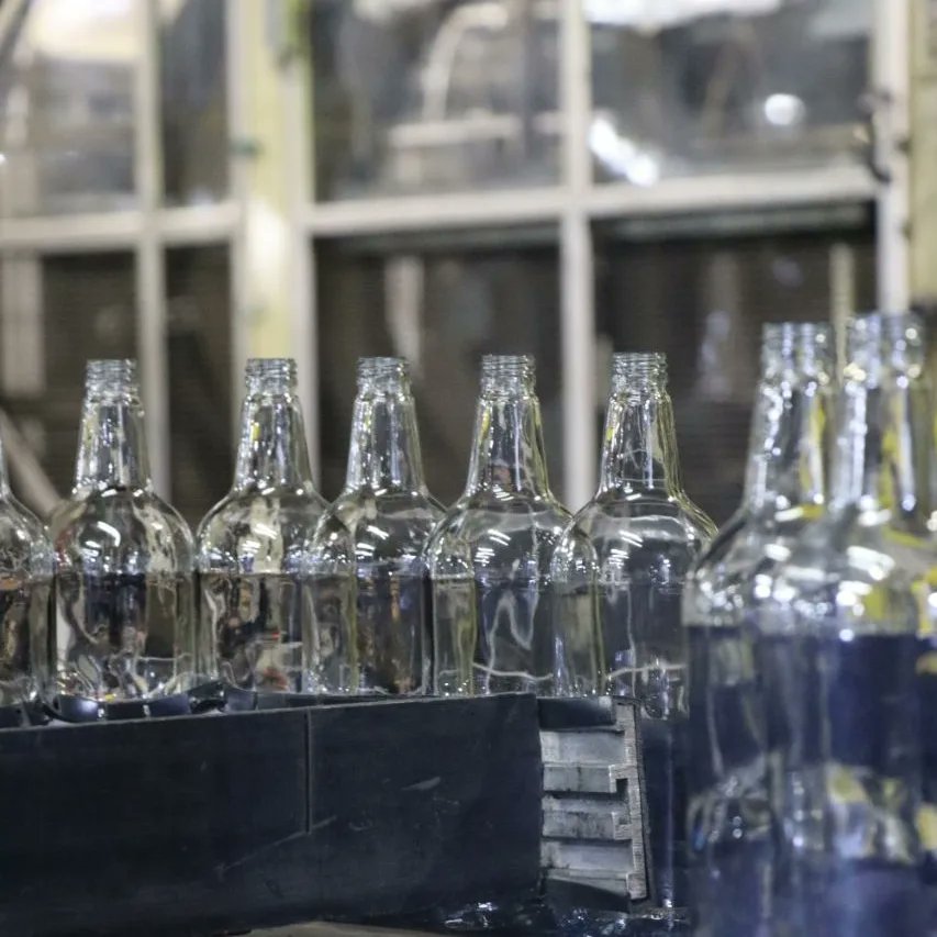 🍶 En <a href="/SomosVenvidrio/">SomosVenvidrio</a> embalan su producción para mayor protección en los envases. 

Cuenta con una serie de pasos para garantizar el traslado seguro de cada una de las botellas.

¡Elige bien, elige VENVIDRIO, tú mejor opción!

#VamosARecrearnos 

<a href="/henryjimenezp/">Henry Jiménez Peña</a>
<a href="/ejalvarezg/">EJAG</a>