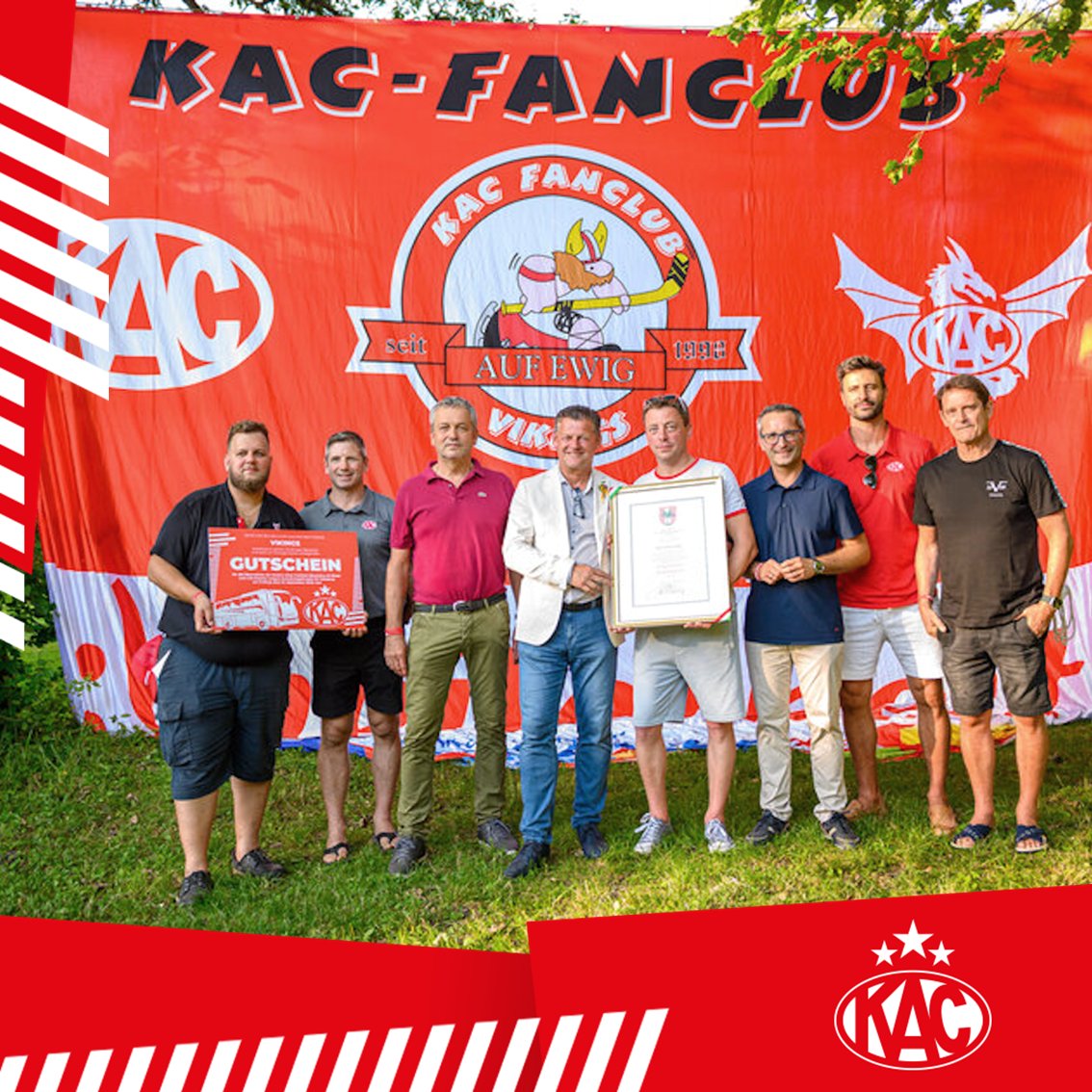 EC_KAC's tweet photo. Der Fanclub Vikings hat an diesem Wochenende sein 25-jähriges Bestehen gefeiert. Die Coaches Kirk Furey und David Fischer sowie General Manager Oliver Pilloni stellten sich als Gratulanten ein. Danke für ein Vierteljahrhundert an Unterstützung! #Rotjacken https://t.co/gZBMbrB1TW