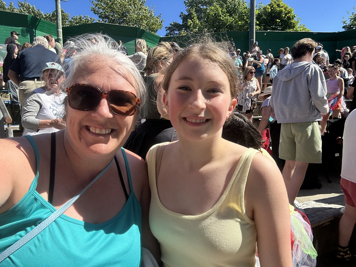 MrsPGrade6 tweet media