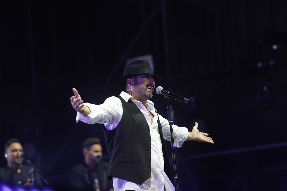 andrs_ra's tweet photo. Concierto El Barrio en Algeciras @elbarrioficial @elbarriofans @cabaretfestival https://t.co/5TW14CwQCQ