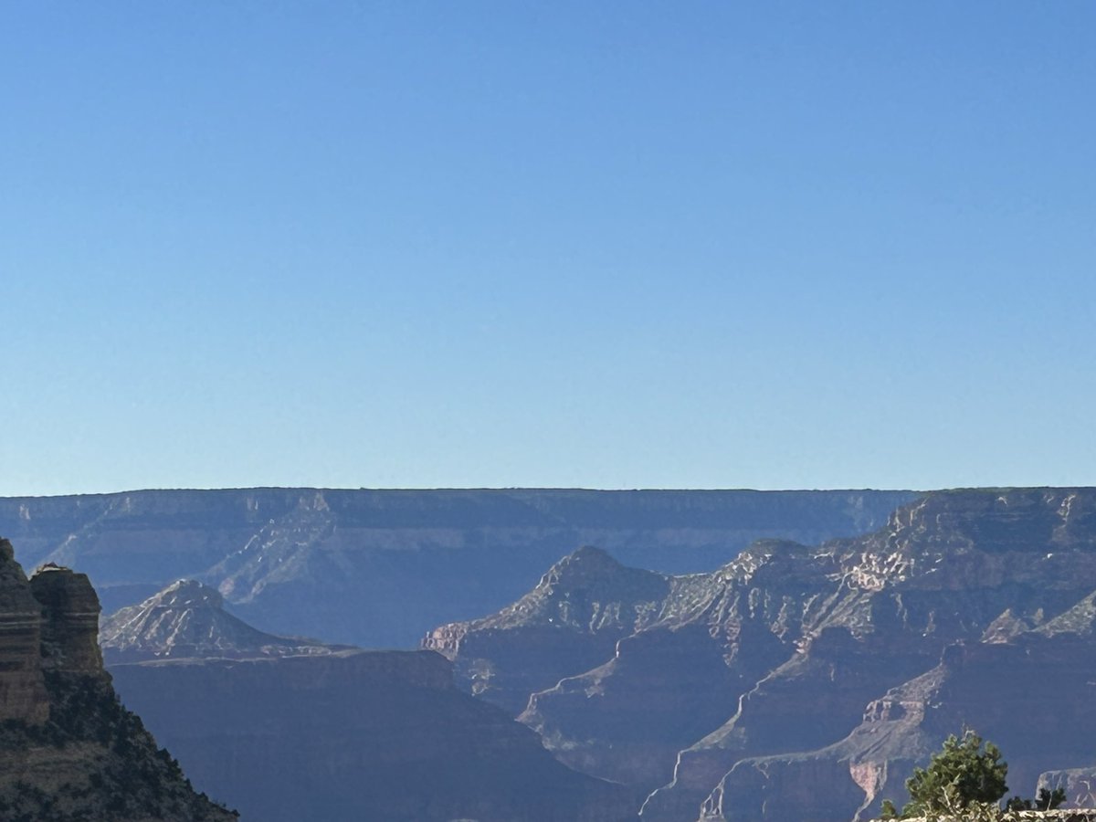HoskingPoet's tweet photo. Sit out on xystus
Watching others exercise
Sedentary life
#HaikuChallenge #grandcanyon #SundaySenryu https://t.co/J3fDOCYA9P