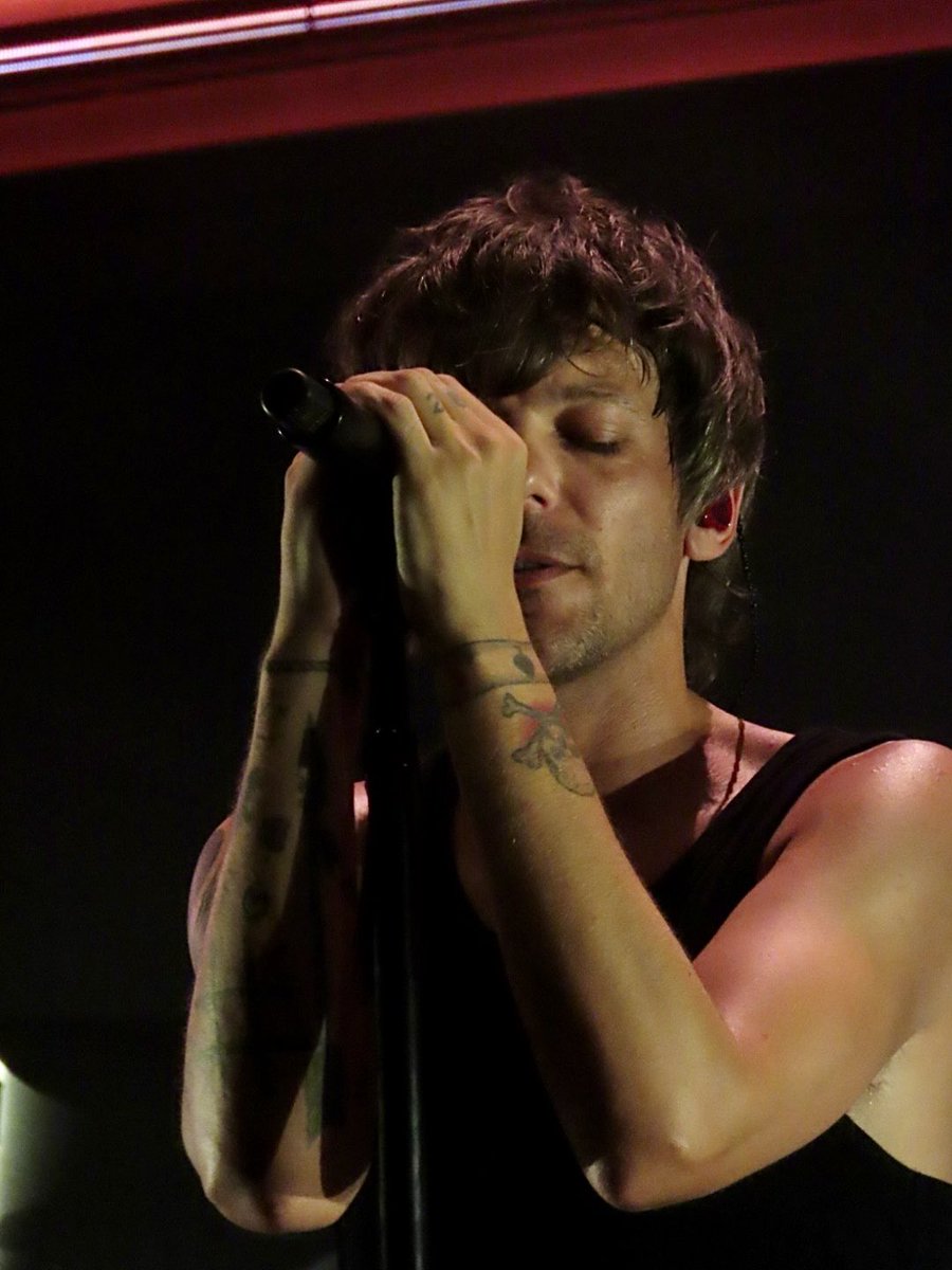 ryleawyrick's tweet photo. Been a *** girl so hereβs some Louis β€οΈ #FITFHouston https://t.co/XO174C8J9G