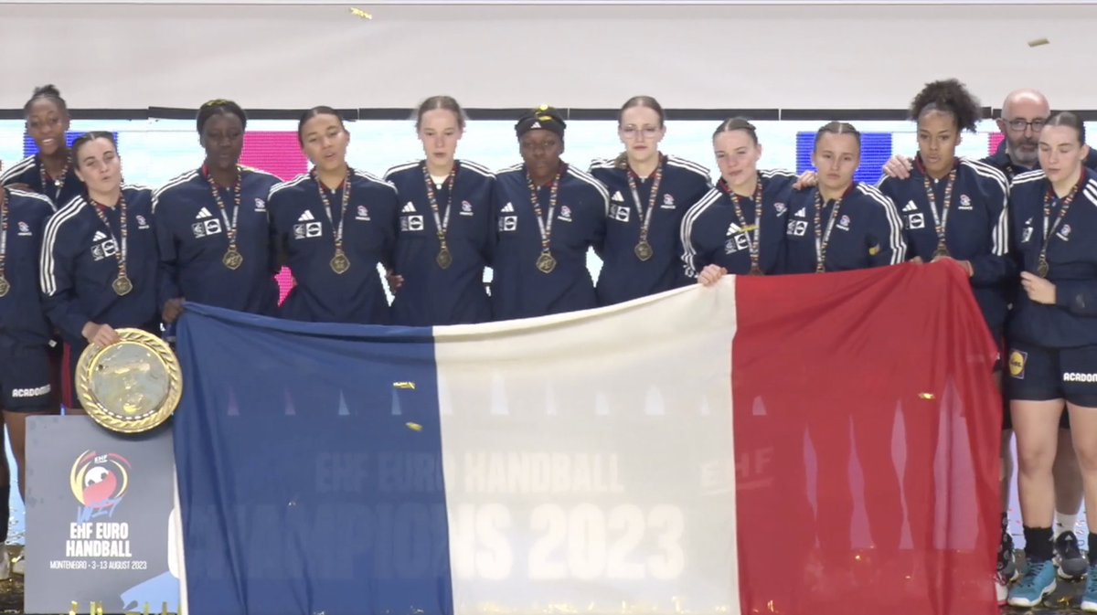 cotebasquehb's tweet photo. 🇫🇷 𝗦𝗘𝗟𝗘𝗖𝗧𝗜𝗢𝗡

Après leur victoire sur les Danoises (24-19), les Bleuettes et 𝐉𝐨𝐧𝐞 𝐀𝐫𝐨𝐭𝐜𝐚𝐫𝐞𝐧𝐚 sont sacrées CHAMPIONNES D'EUROPE U17 🥳🏆

Un grand bravo aux filles et au staff, bien sûr, mais plus particulièrement à Jone 👏👏 https://t.co/6Lv3rOkeYT
