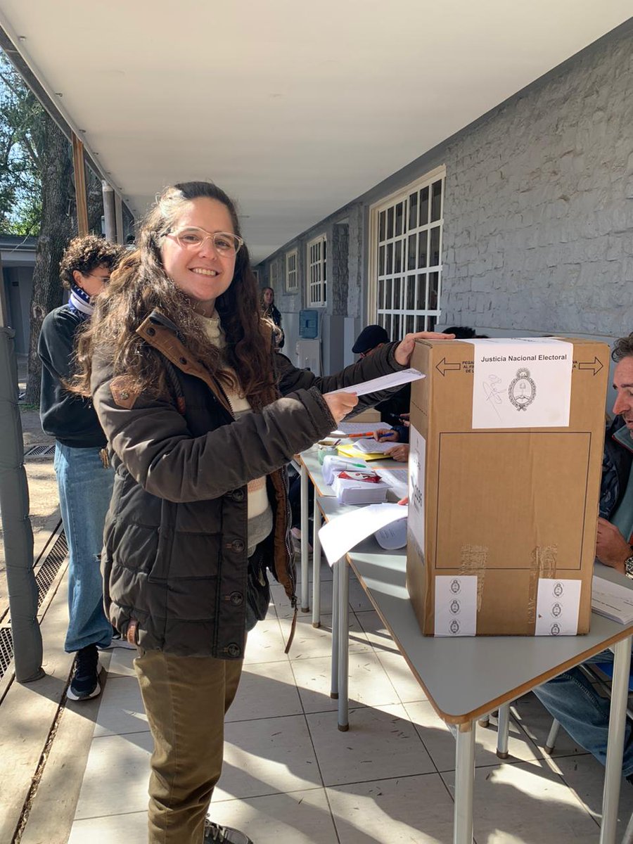 bolche_vicky's tweet photo. Contenta de aportar mi granito de arena a la democracia que tanto costó construir.
Sigamos transformando una ciudad que nos incluya a todxs.
#Lista40A #LibresDelSur #LaPlata https://t.co/pnewunu6xM