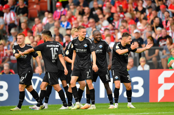 No Stadion der Freundschaft, o Energie Cottbus recebeu o Paderborn, os Blau und Schwarz venceram por 0-7, gols de Bilbija (2x), Pelivan (contra), Muslija, Klaas e Hansen.

#FCESCP
#DFBPokal