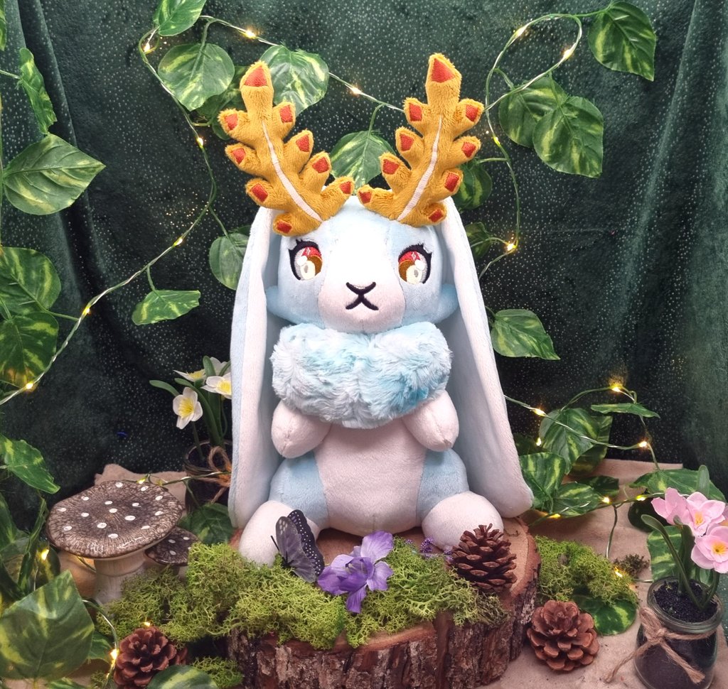 Un Rumy mais en Lapin 🐰✨️
Je le trouve très doux et délicat et j'espère que vous l'aimerez autant que moi 🫶

🐇 Patron de <a href="/CholyKnight/">Sew Desu Ne?</a> 
🦉 Aigrettes de <a href="/dragons_garden/">Dragons' Garden 🐉</a>