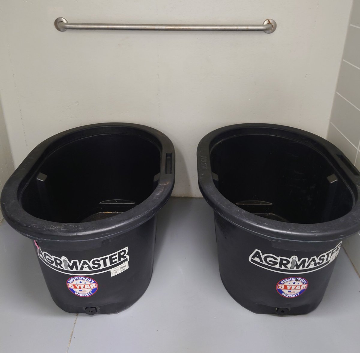 CoachSchmulbach's tweet image. The toll that football takes on the body is well documented. We are going to do our best to go get our players every tool they need to recover from muscle fatigue as quickly as possible.

You wanted them? You got them, Pioneers.

#IceIsNice
#ComeFlyWithUs
#OneBrickAtATime