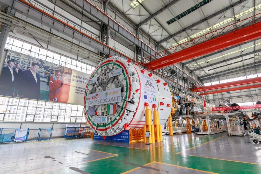 TunnelEngineer1's tweet photo. TBM Factory Acceptance Test for the Fortezza-Ponte Gardena Railway Section in Italy.
#tunnelling #tbm #tunnel #tunnelengineering #tunnelengineer https://t.co/2zn8MROhWa