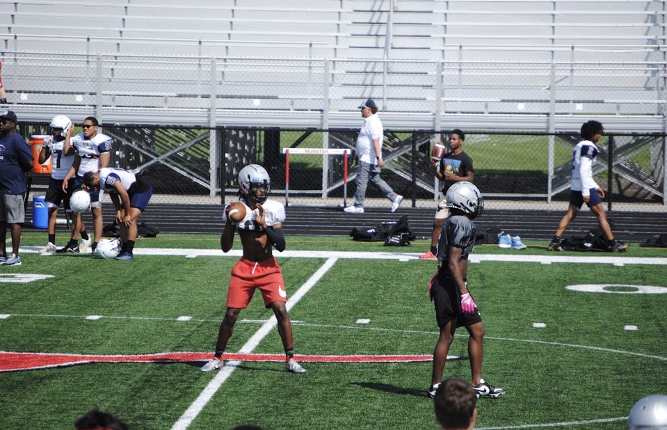 BrandonBurney18's tweet photo. Week 1 a week away u either wit it or not 💯 @IndianaPreps @IndyWeOutHere @HCWolvesFootba1  @hcwolvesathlet1 @QBimpact @matrixqb https://t.co/o9AWX6t8Zh