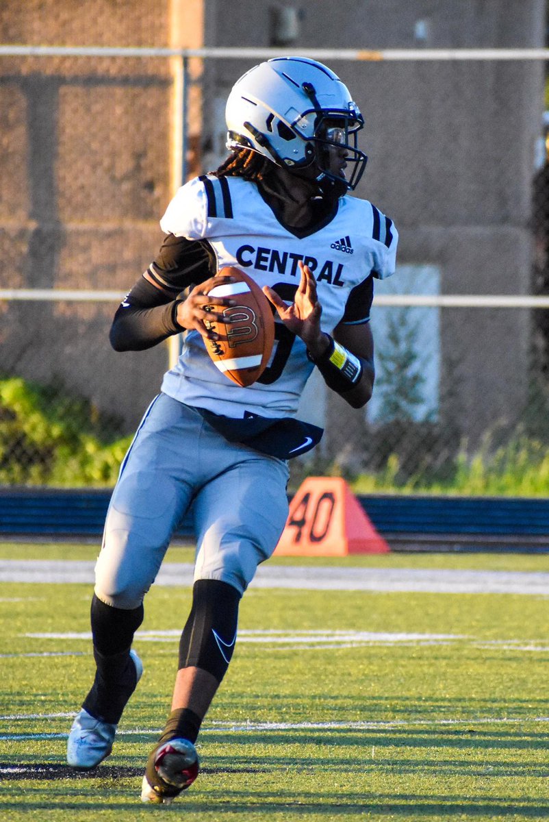 BrandonBurney18's tweet photo. Week 1 a week away u either wit it or not 💯 @IndianaPreps @IndyWeOutHere @HCWolvesFootba1  @hcwolvesathlet1 @QBimpact @matrixqb https://t.co/o9AWX6t8Zh