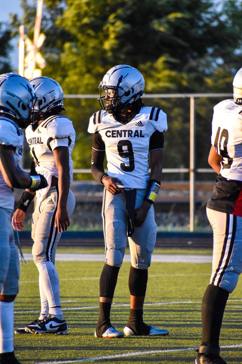 BrandonBurney18's tweet photo. Week 1 a week away u either wit it or not 💯 @IndianaPreps @IndyWeOutHere @HCWolvesFootba1  @hcwolvesathlet1 @QBimpact @matrixqb https://t.co/o9AWX6t8Zh