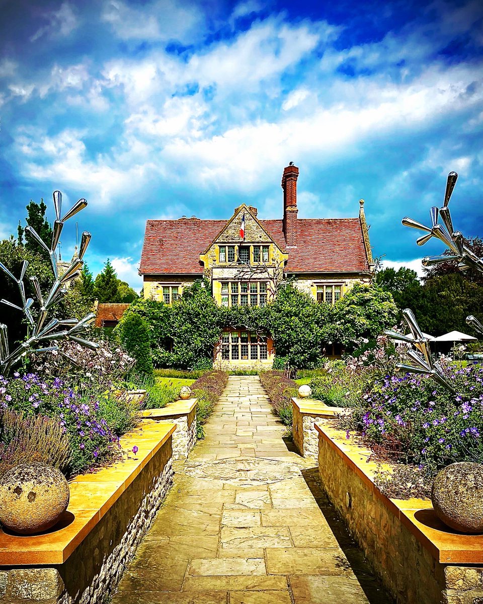 ASH MENEELY • DOP / CAMERAMAN tweet media