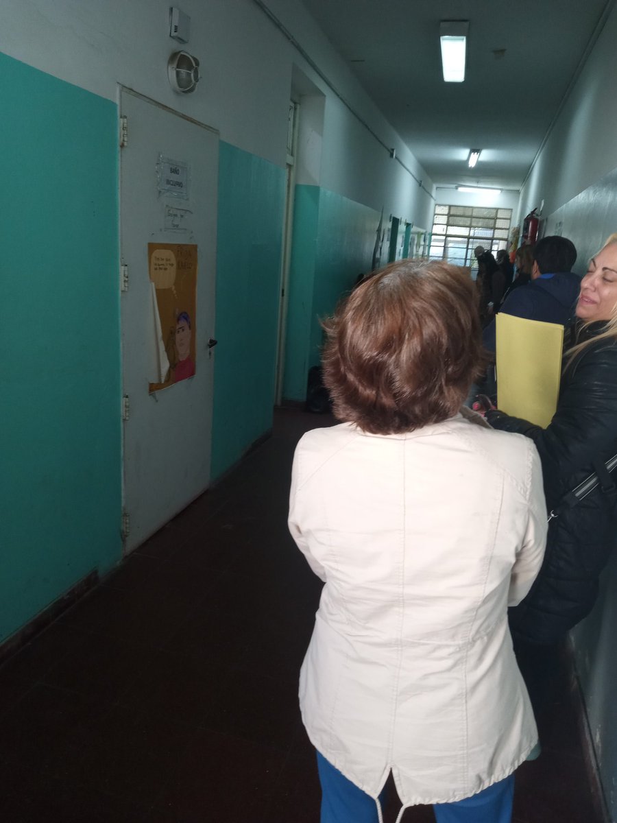 tinchaver's tweet photo. #LasPASOenTN más de 40min de fila en la escuela 71 de Ramos Mejía.
Ya se voto! https://t.co/iXyEyfsX90