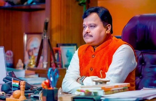 WasiuddinSiddi1's tweet photo. आप सब थोड़ा सा वक़्त निकाल कर समाज में नफ़रत परोसने वालें इस शख्स के लिये लिखिये इस शख्स के निशाने पर बस मुसलमान रहता हैं !!
आखिर इस शख्स पर कानूनी कार्यवाही कब होगी इस शख्स की वजह से देश और विदेश में हमारें देश की छवि खराब हो रही हैं !!
#ArrestSureshChavhanke https://t.co/dTaQYwN0zi