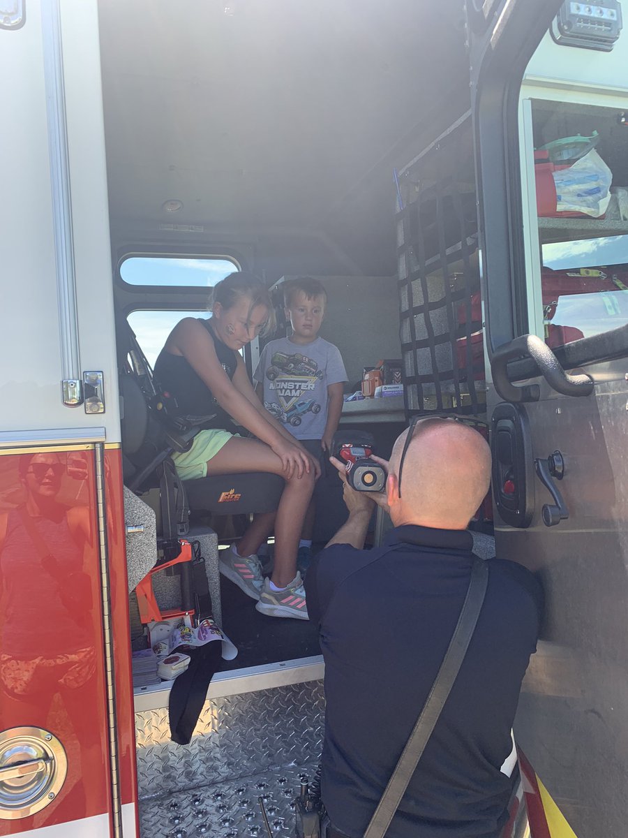 allison_fangman's tweet photo. SVA Party at the Playground  lwas a hit! Popsicles, face paint and fire trucks. Doesn’t get better than that! 
Kids are excited and ready to get back to school on Wednesday! #finalcountdown #back_to_school @SummitViewAcad  @TheKCSD https://t.co/OxOSeVNHaG