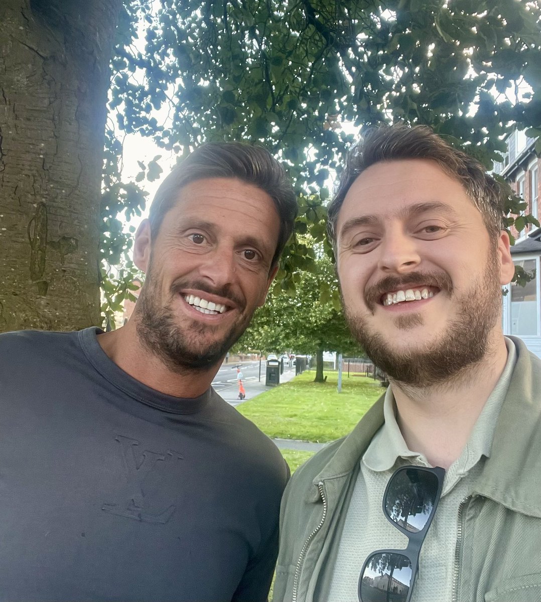 JonnyJMW90's tweet photo. Me and mad dog out for dinner #NUFC https://t.co/p3UDbiIejZ