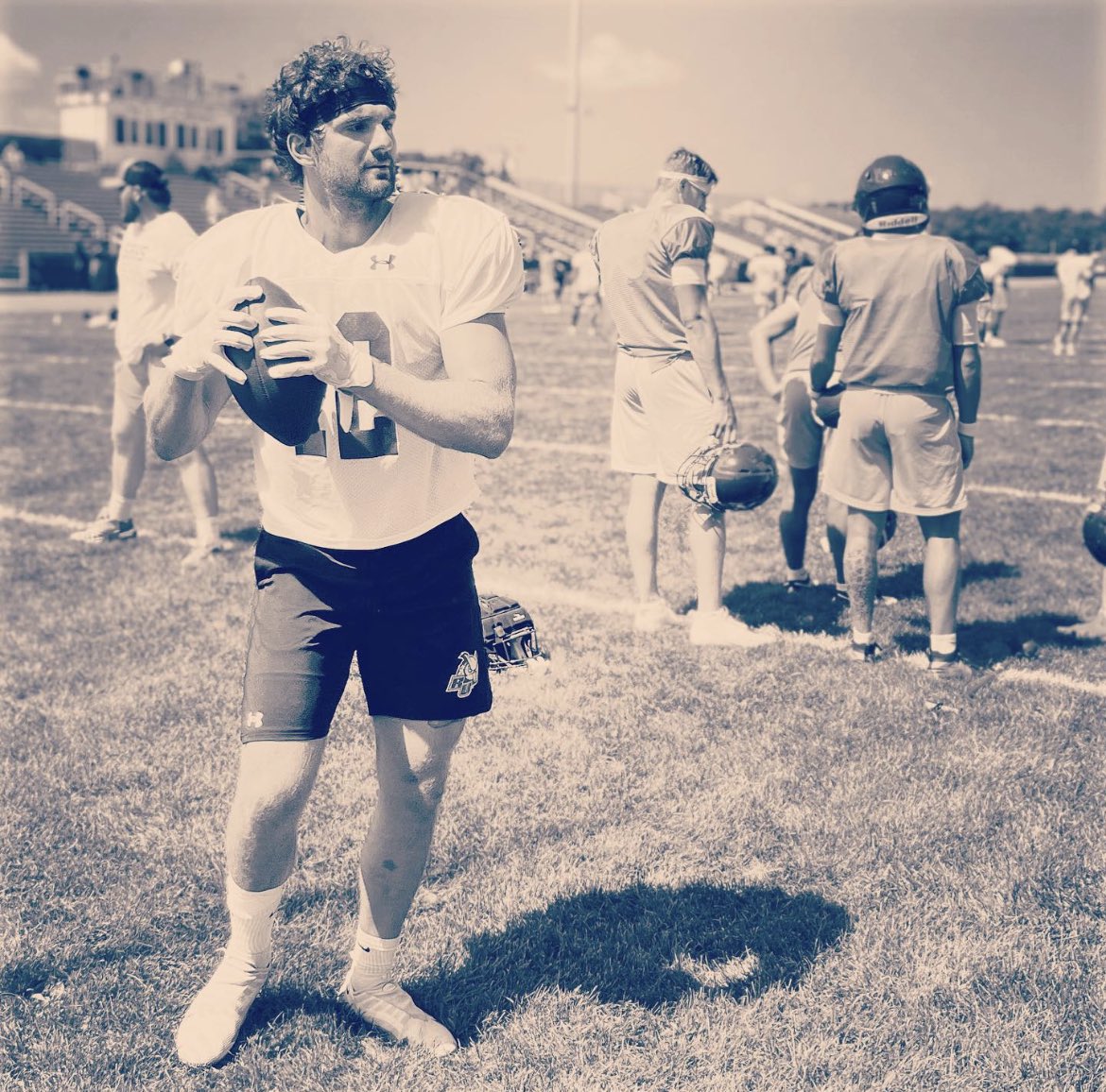 scott_lqd's tweet photo. Featured here is Rowan’s James Fara from Point Boro getting some Sunday work in.
.
Fara has been All NJAC First Team for two years running and looks to expand his impressive resume this fall for the Profs.
.
As a QB for Point Boro, Fara rushed for 1,643 yards and 24 TDs and threw for 654 and 7 TDs his senior year when Boro went 10-1 in the fall of 2017.

@RowanUniversity @rowanfootball1 @RowanAthletics @PtBoroFootball @SRHS_FB @NJACSports @Rowan_Football 
.
@Bob_Badders @the_scottmartin @JCarelliSSN