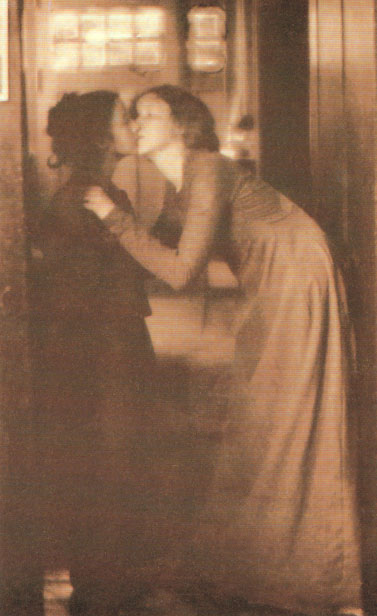wikivictorian's tweet photo. 'The Kiss'. Photographed by Clarence Hudson White, 1904. https://t.co/Obp5bh4pv9