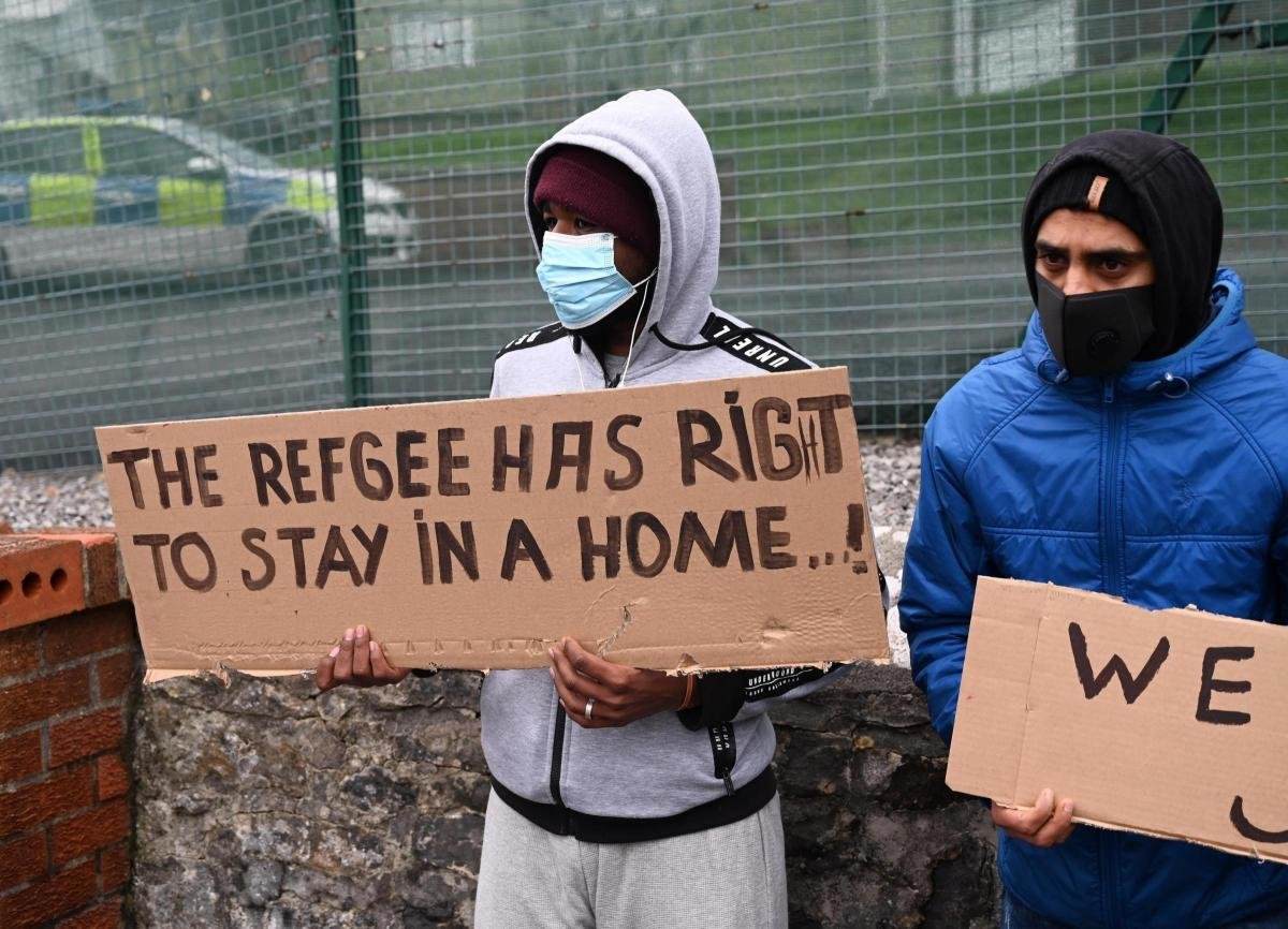 mbga_uk's tweet photo. This is the dam nerve &amp; self entitlement of those claiming to be refugees demanding houses.
Yet they bypassed countries of safety..
All they are coming to UK for is to drain our resources, yet have put feck all into the system, while our own people have been made homeless. https://t.co/rLCaPBA3nI