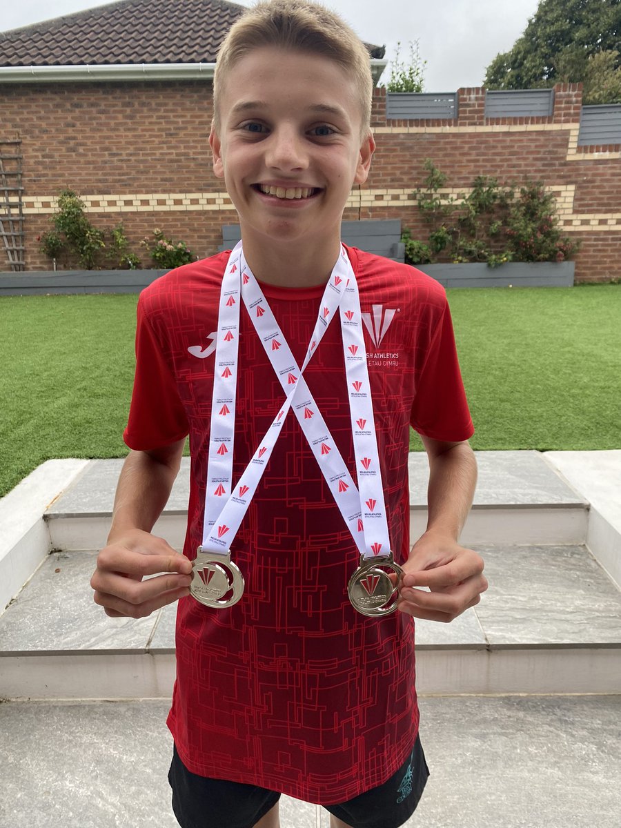 Kathsthomas's tweet photo. Penwythnos llwyddiannus iawn i Josh, yng Mhencampwriaeth Athletau Cymru - ail yn y 100m a’r 200m! Gwych! 👏👏👏
Successful weekend for Josh at the Welsh Athletics Championships - second in the 100m and the 200m! @AG_BroEdern @BroEdern @grahamjthomas @WelshAthletics https://t.co/XyQnEWyHK4
