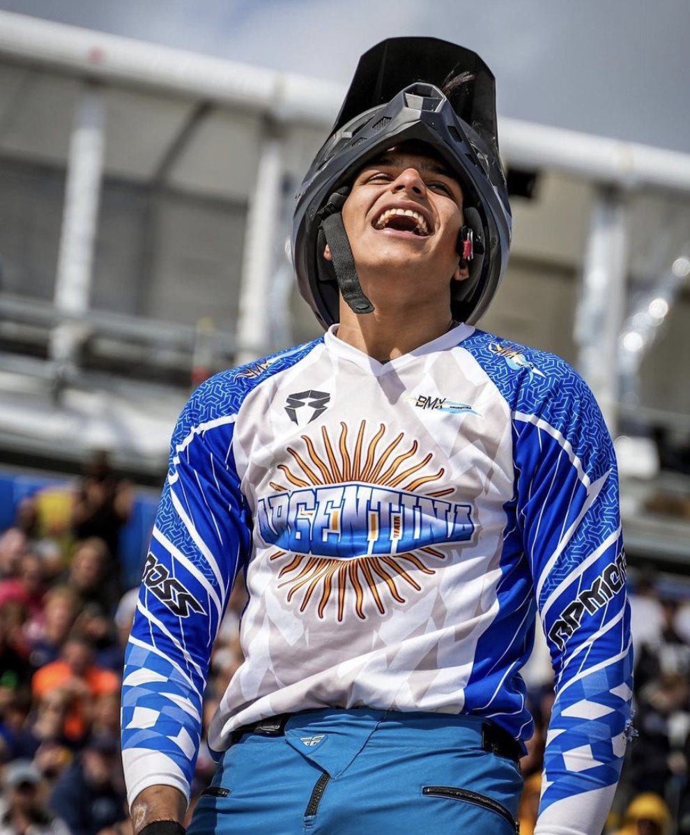 enardinfo's tweet photo. #CiclismoBMX 🚴 ¡ORO Y PLATA EN JUNIOR! > Thomas Maturano y Federico Capello se quedaron con el 1º🥇 y 2º🥈 del Campeonato Mundial en Glasgow - Escocia 🏴󠁧󠁢󠁳󠁣󠁴󠁿, sobre los 58 deportistas. Además en la categoría Elite Nicolás logró el octavo puesto.

Más info: https://t.co/MHCFNqGwXM https://t.co/IKHcuYuXNN