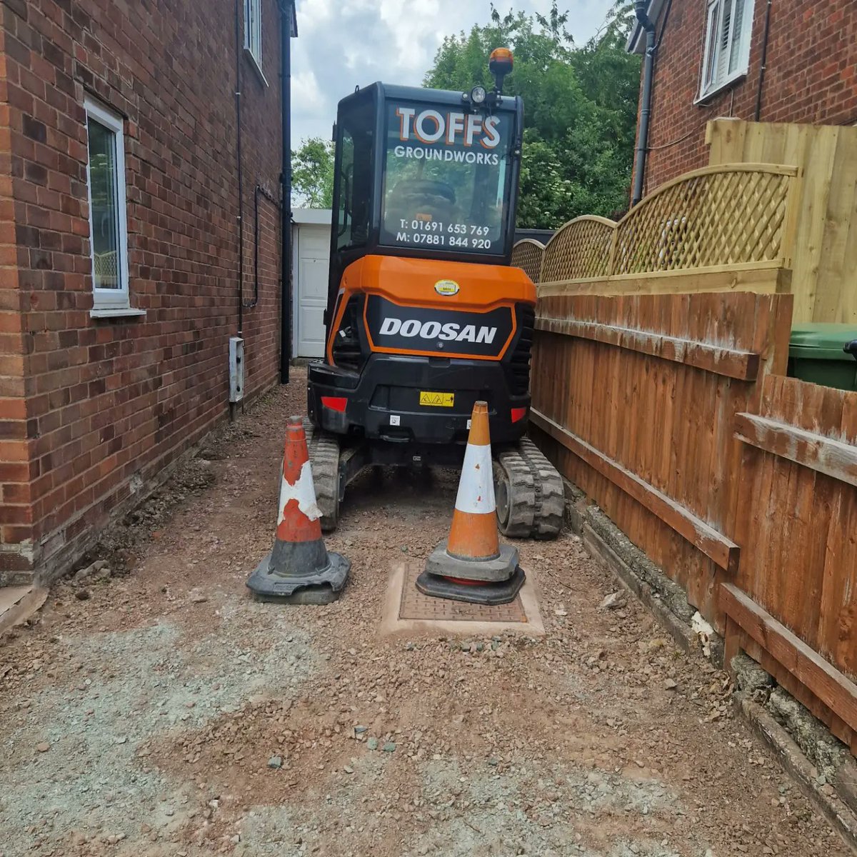 toffsgroundworks (@carlpenrose) on Twitter photo Another tarmac driveway completed in Oswestry, full excavation, aco channels for drainage, blocks to perimeter a basecourse laid then lovely SMA material on top π #Oswestry #Driveways #Tarmac #Groundworks #Surfacing #Paving toffsgroundworks@live.co.uk free quotes and advice Another tarmac driveway completed in Oswestry, full excavation, aco channels for drainage, blocks to perimeter a basecourse laid then lovely SMA material on top π #Oswestry #Driveways #Tarmac #Groundworks #Surfacing #Paving toffsgroundworks@live.co.uk free quotes and advice