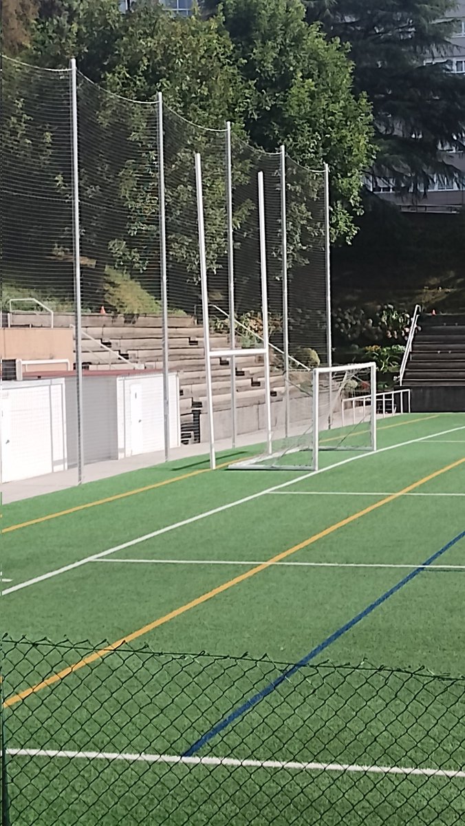 nitramracso's tweet photo. Como corresponde al #pilgrimtour , me he acercado al campo de rugby de la Universidad de Santiago , donde juega sus partidos el @RugbySantiago para fotografiar sus H's y así obtener la #H97 . https://t.co/60fiuO1Arl