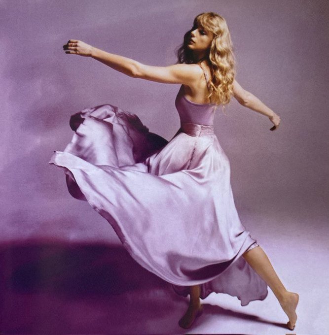 chartdata's tweet photo. .@taylorswift13 officially becomes the first artist in history to simultaneously chart four albums in the top 10 on the Billboard 200 on three occasions. https://t.co/1cUQUg4rxK