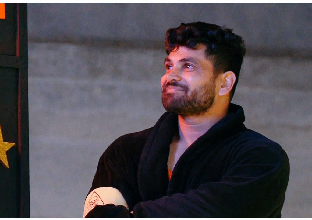 kalamwalainsaan's tweet photo. I don't know what inspires me more. His pure heart, immense passion for his dreams, or his courage that remains undeterred in times of setback. All I know is I look up to the right man! 

Thank you, Shiv, for being you! 
#ShivThakare 
#KhatronKeKhiladi13 #KKK13 https://t.co/N7NBsFt20k